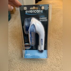 NWT Evercare Large Fabric Shaver